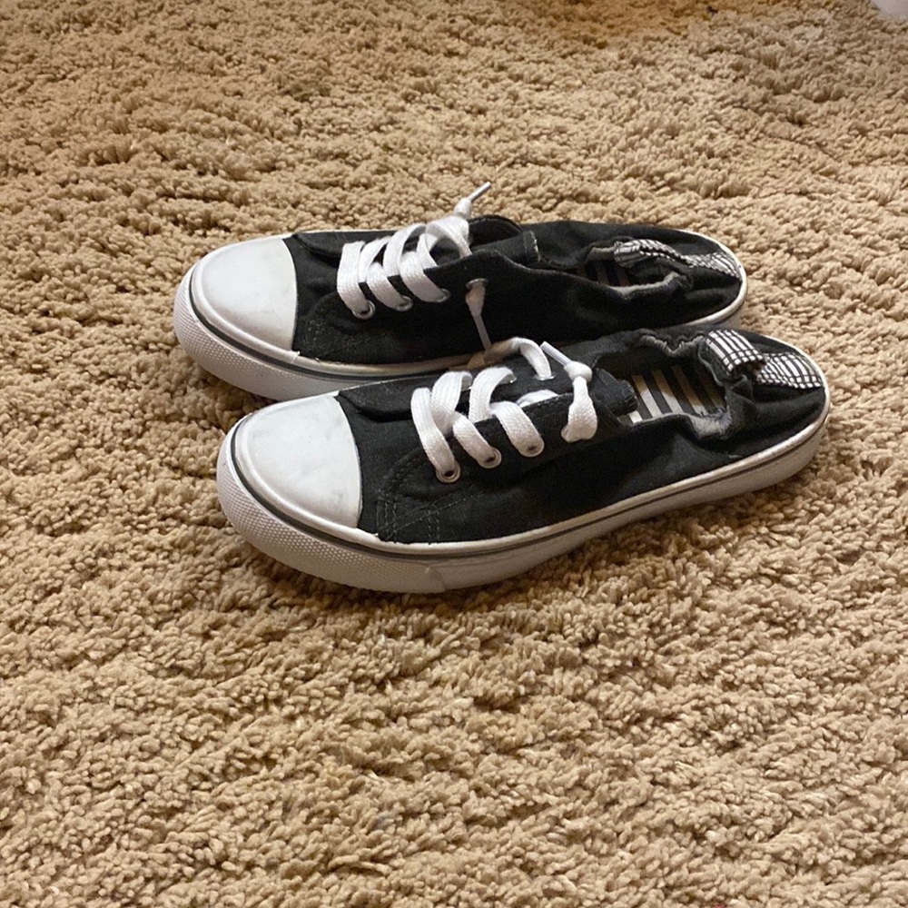 Maurices size 7 shoes